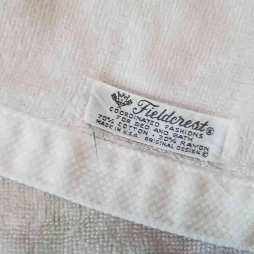 Vintage Fieldcrest Bath Towel Floral White Purple Green Toile Retro 24x46 USA